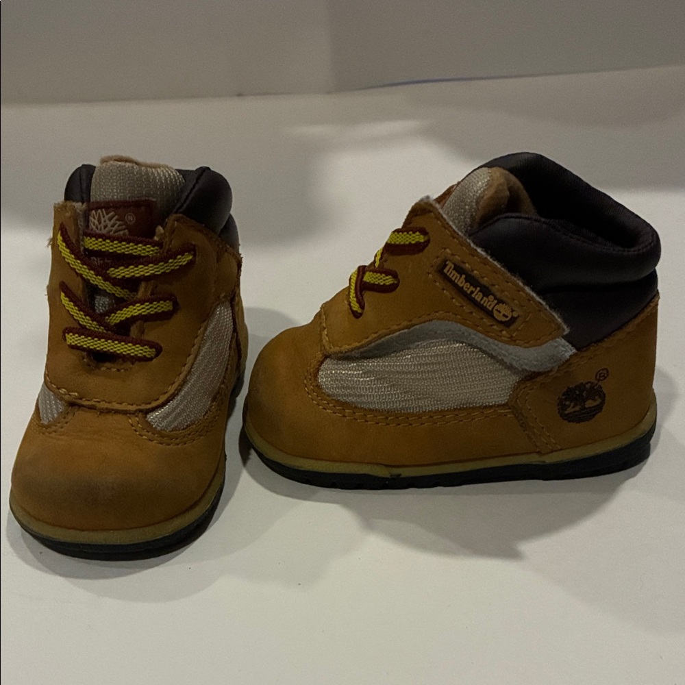 Timberland Baby Booties Genuine Leather Nubuck Velcro Easy Lug Sole Size 1  NWOT